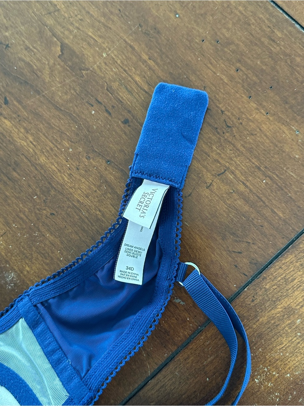 Victoria's Secret Navy Lace Push-Up Bra - Picture 2 of 5